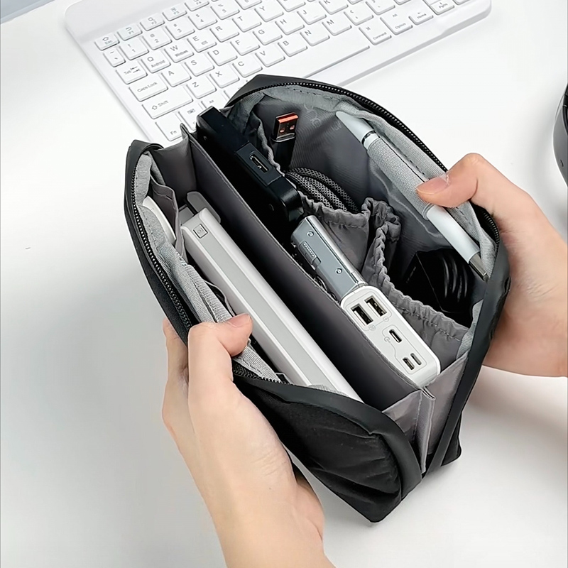Tech Accessories Travel Organizer Pouch - Tas Penyimpanan Aksesori Elektronik Berkapasitas Besar